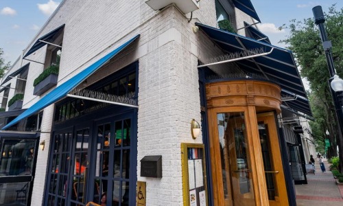 the exterior of a restaurant